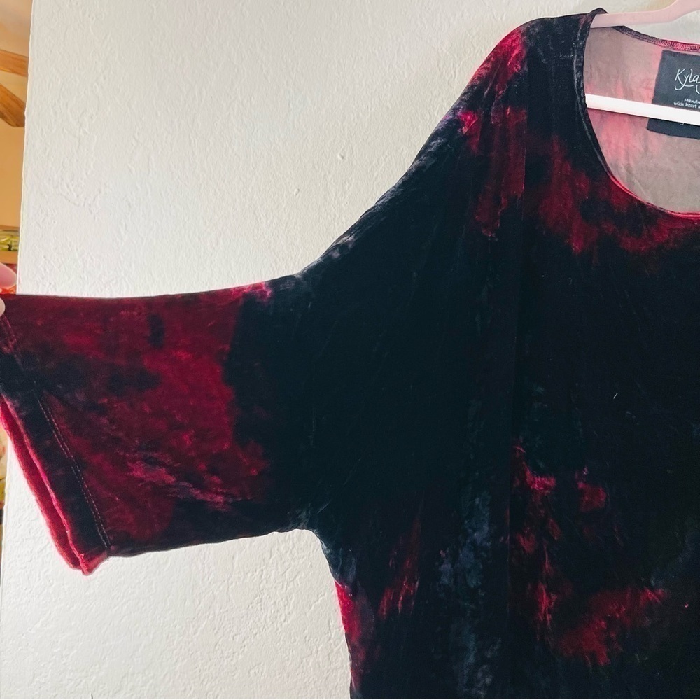 Kyla Seo Round Neck Velvet Tie Dye Tunic Top Women Size 2X Red/Black - Picture 7 of 11
